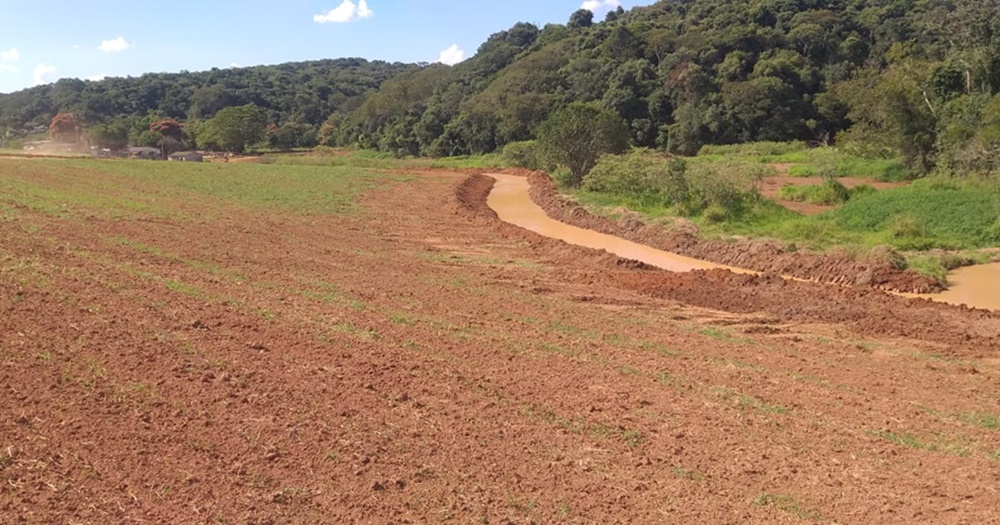 Zeladoria de Atibaia intensifica limpeza de córregos