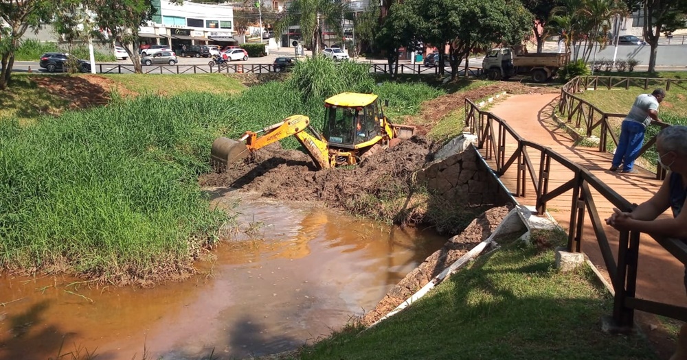 Zeladoria Municipal cumpre agenda de serviços em diversos pontos da cidade