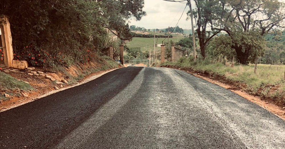 Prefeitura investe em micropavimentação, beneficiando várias regiões de Atibaia