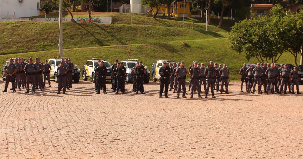 Operação Força Total em Atibaia resulta em apreensões de drogas e veículos