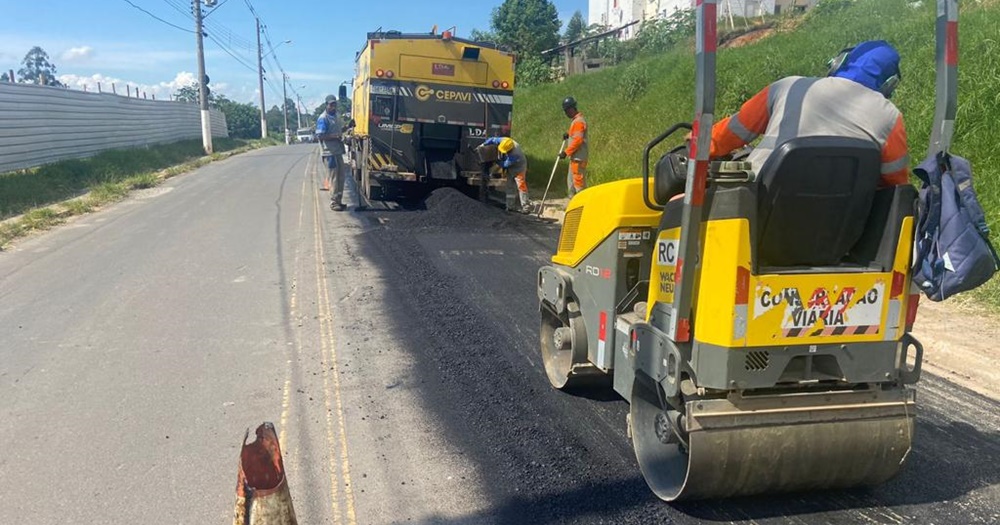Zeladoria Municipal executa serviços de “tapa-buraco” na Av. Jerônimo de Camargo