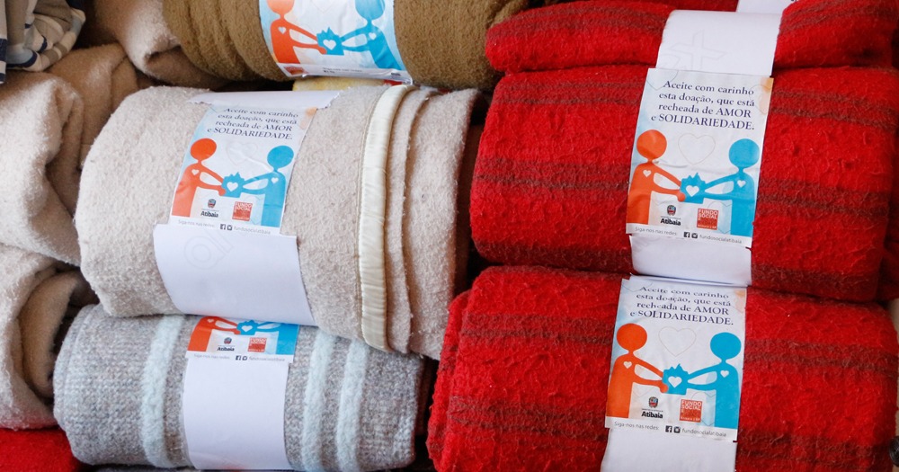 Campanha Inverno Solidário arrecada cobertores em Atibaia