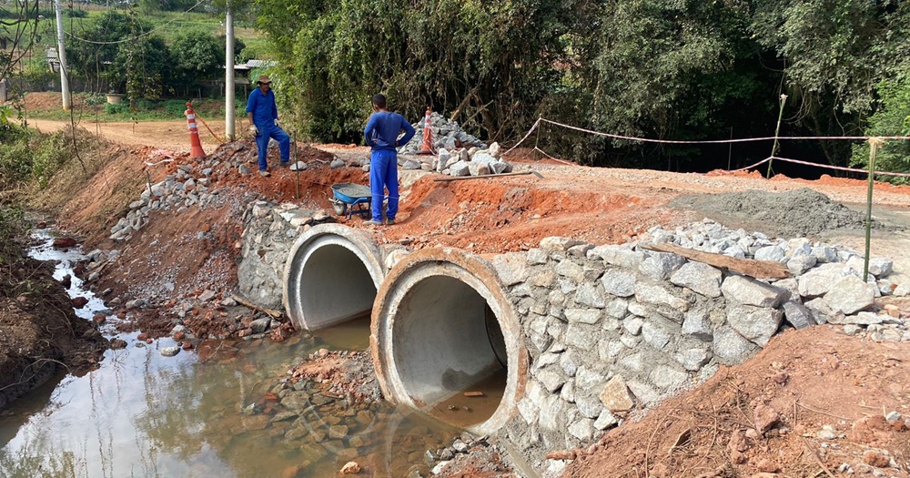 Prefeitura substitui ponte no bairro da Cachoeira