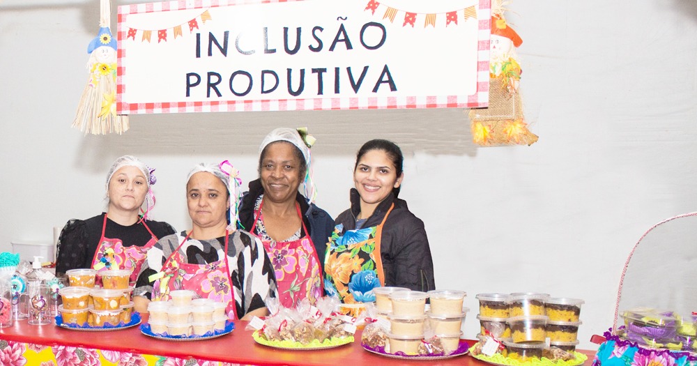 Tenda Solidária comercializou itens elaborados por mulheres do Programa de Inclusão Produtiva