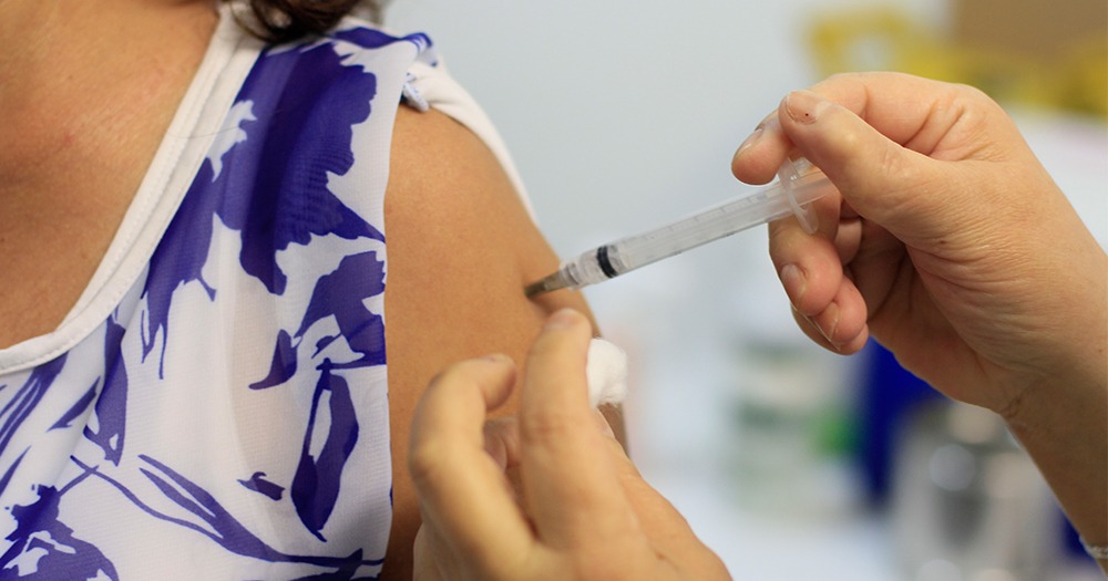 Vacinação contra gripe começa na segunda-feira (10) em Atibaia