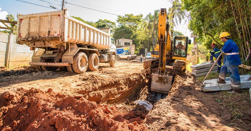 Prefeitura continua realizando obras de asfalto em diferentes regiões de Atibaia