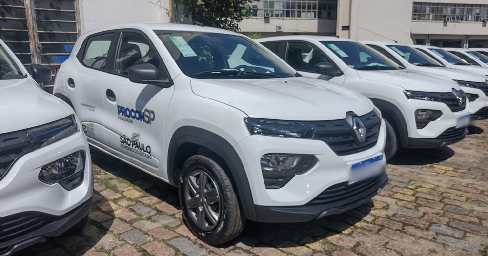 Procon de Atibaia recebe novo veículo para ações de rotina e fiscalização