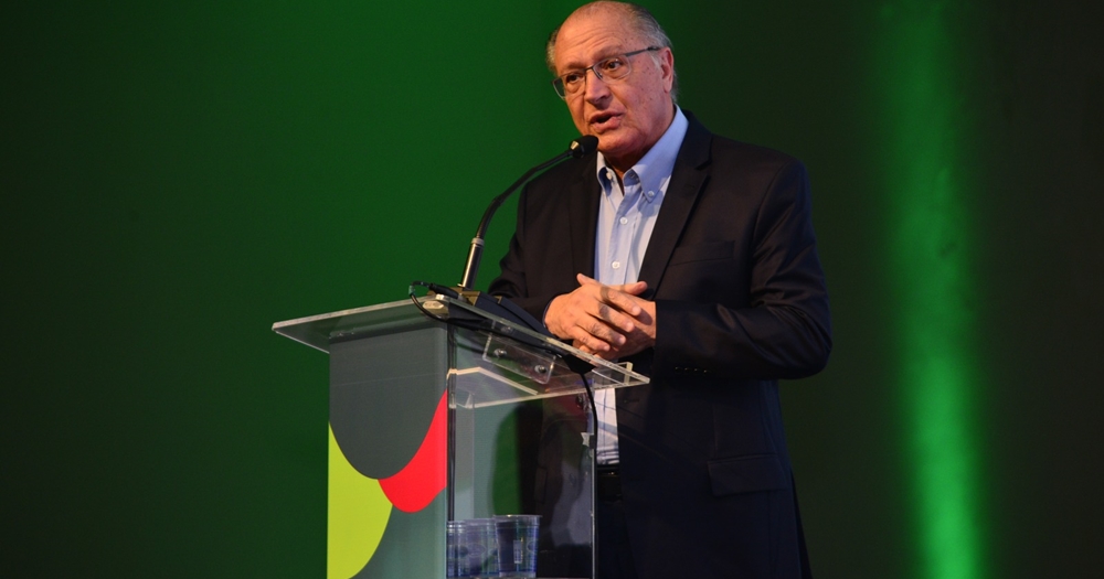 Vice-presidente da República participa de congresso de santas casas em Atibaia