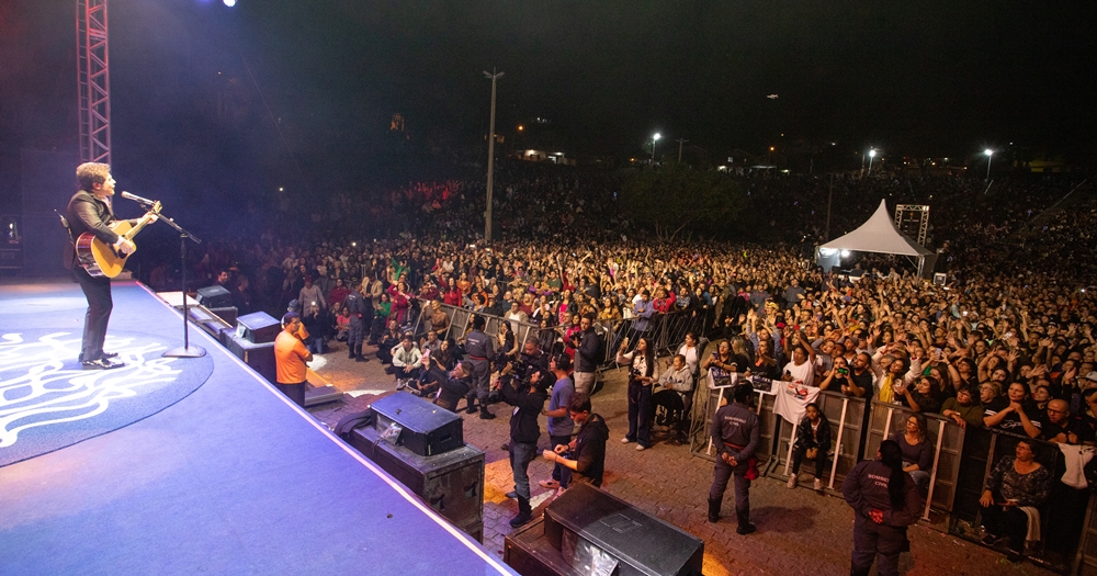 Grandes shows do aniversário de Atibaia reúnem cerca de 60 mil pessoas